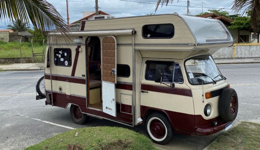 VOLKSWAGEN Kombi Karmann Camper – Ready to ship – REF C875